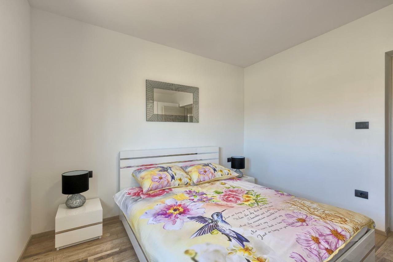 Appartamento Rose Fažana Esterno foto
